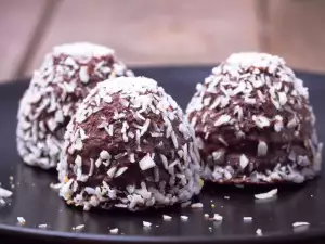 Экономные кокосовые шарики из печенья