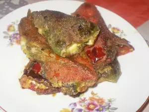 Перцы с яйцами и брынзой в панировке