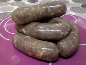 Домашние свиные колбаски