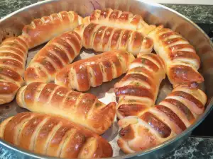 Домашниe булочки с сосисками