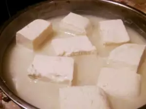 Домашняя брынза из коровьего молока