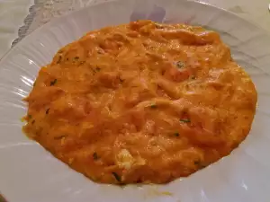 Томатная каша с яйцами