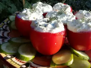 Помидоры шмеркезе с огурцами и луком