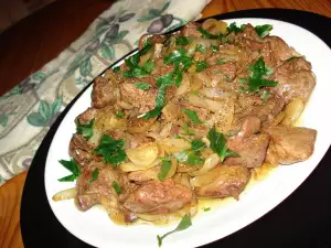 Тушеная куриная печень