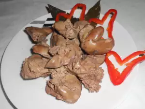 Тушеная куриная печень в сливочном масле и пиве в духовке