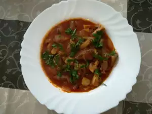 Куриная печень и сердечки с грибами и луком