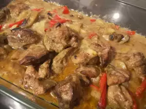 Куриная печень в жаропрочной форме