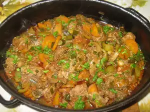 Куриная печень с морковью, луком и сладким перцем