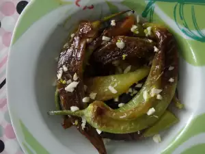 Жареный перец с чесноком