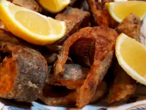 Вкусная жареная форель