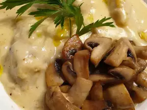 Курица Фрикасе с грибами в сливочном амсле