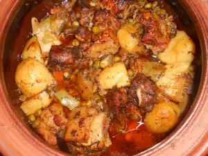 Гювеч с тремя видами мяса