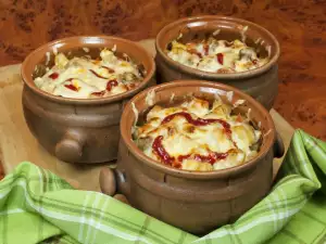 Жгучее куриное филе в горшочках