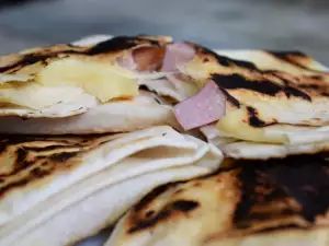 Гузлеми с ветчиной и сыром