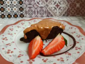 Полезный брауни с черной фасолью