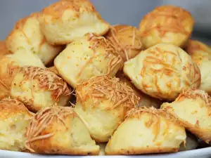 Соленое печенье с брынзой и сыром