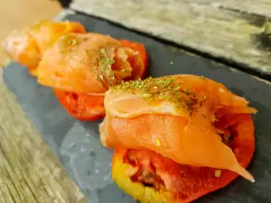 Рулетики из домашнего маринованного лосося