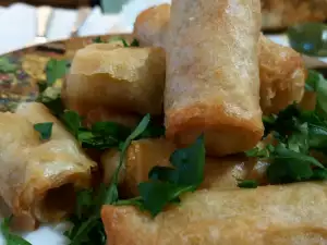 Хрустящие весенние рулетики с овощами и мясным фаршем