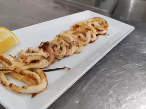 Жареные кальмары с чесноком