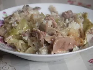 Капама с рисом, мясом и кислой капустой