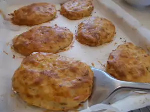 Картофельные шницели с сыром и ветчиной в духовке