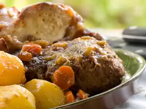 Ягнятина с картошкой в духовке