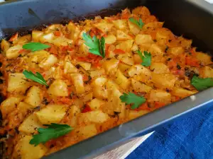 Картофель с рисом и луком по-деревенски