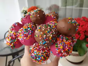 Букет из кейк-попсов