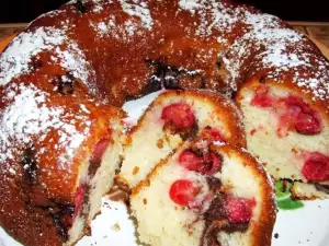 Роскошный кекс с черешней