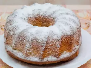 Кекс с орехами и изюмом