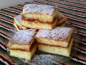 Кекс с джемом посередине