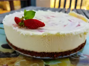 Кето пирог с клублникой и маскарпоне
