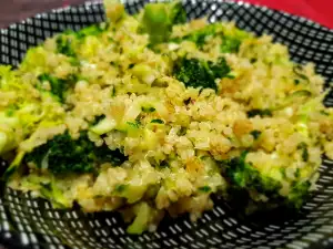 Киноа с брокколи и кабачками