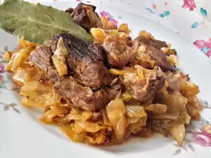Классический рецепт квашеной капусты со свининой