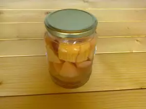 Компот из айвы и душистой герани