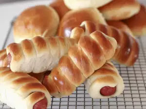 Балатонки - быстрые булочки с сосисками