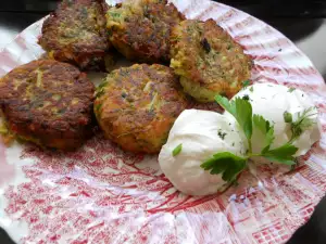 Котлетки из кабачков и сыра халлуми