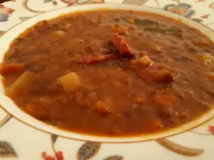 Чечевица по-испански с чоризо
