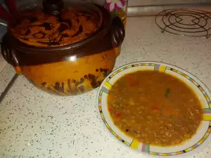 Рагу из чечевицы в глиняном горшочке