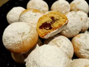 Хрустящее печенье из лукума, смальца и вина