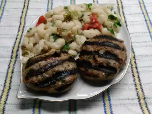 Пикантные котлеты на гриле