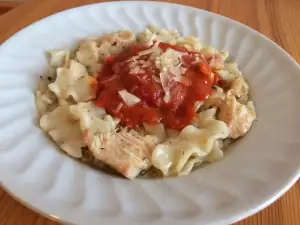 Мафальда с курицей и томатным соусом