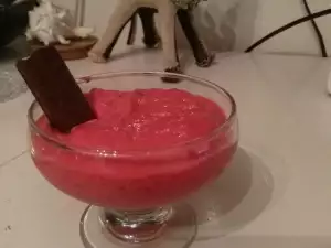 Малиновое мороженое из трех ингредиентов