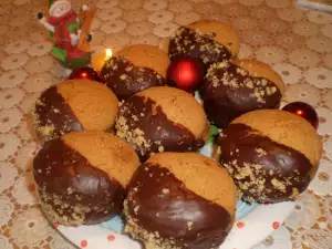 Праздничные пряники с ореховым кремом