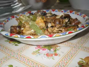 Яичница с грибами, сладким перцем и луком