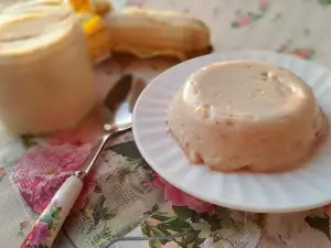 Банановое желе с кислым молоком