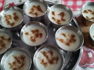 Молоко с рисом и сливочным маслом