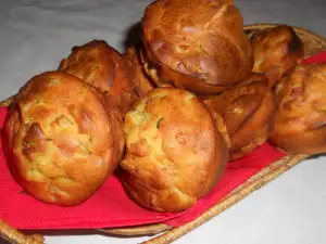 Соленые маффины с яйцом и беконом