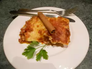 Мусака с баклажанами и соусом Бешамель
