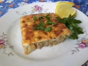 Мусака с мясным фаршем, кабачками и картофелем